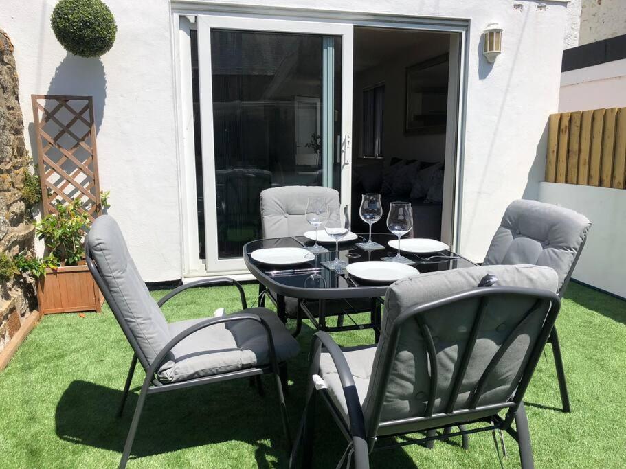 Modern Garden Apartment In A Large Victorian House Penzance Esterno foto