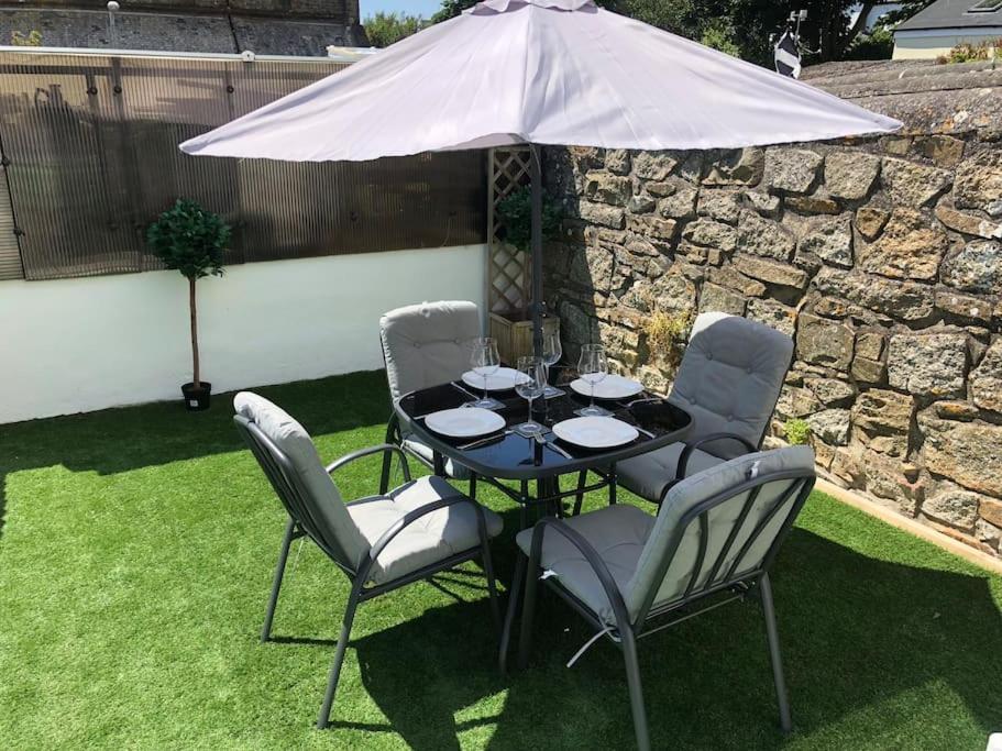 Modern Garden Apartment In A Large Victorian House Penzance Esterno foto