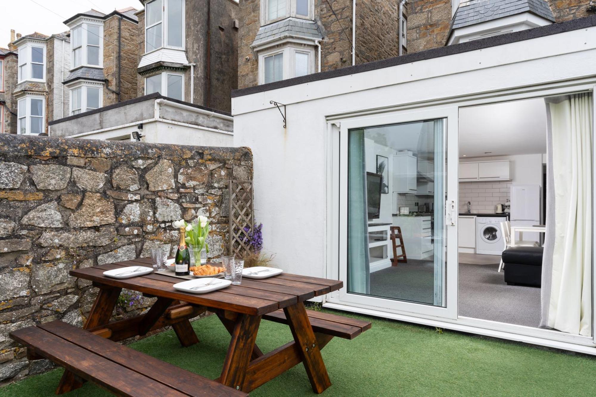 Modern Garden Apartment In A Large Victorian House Penzance Esterno foto